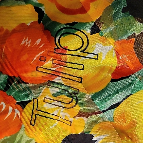 Floral lightweight scarf - Picture 4 of 4